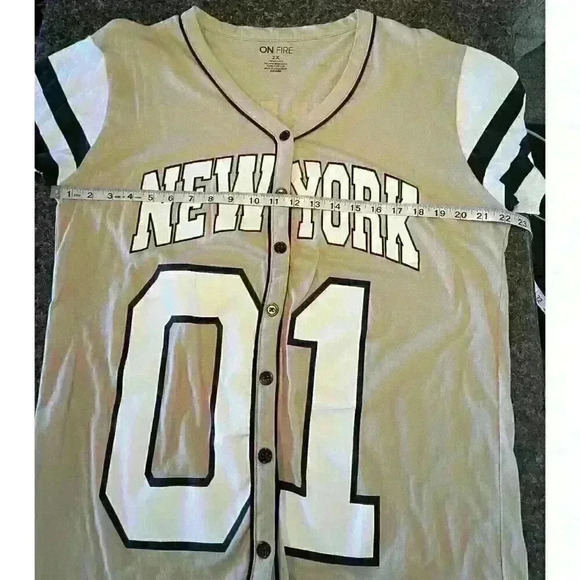 NWT On Fire Women's Button Up Shirt Size 2X NEW YORK 01 Short Sleeve - Picture 6 of 6